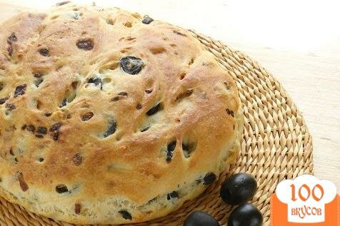 Фото рецепта: «Хлеб с луком и маслинами»