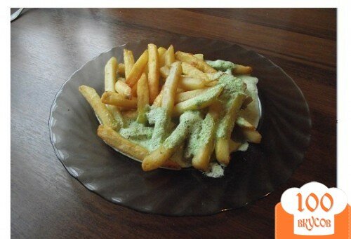 Фото рецепта: «Картошка фри в домашних условиях с соусом (сливочно-чесночным)»