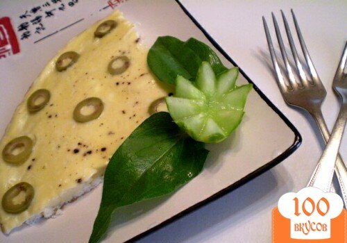Фото рецепта: «Омлет на сливках с зелеными оливками»