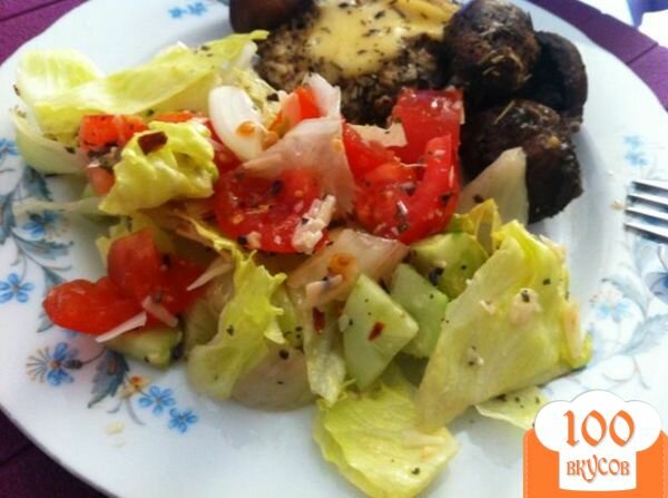 Фото рецепта: «Овощной салат с сыром Джугос»