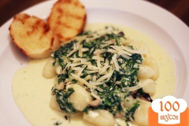 Фото рецепта: «Соус из шпината, сливок и сыра»