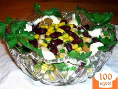 Фото рецепта: «Салат с сухариками и фасолью»