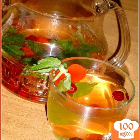 Фото рецепта: «Зеленый чай с клюквой и мелиссой»