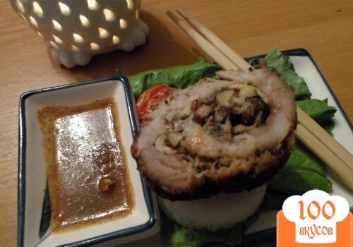 Фото рецепта: «Мясной рулет с белыми грибами и белым перцем»