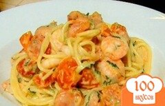 Фото рецепта: Спагетти с томатами, чили и креветками