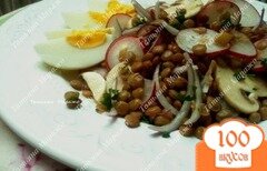 Фото рецепта: Салат из желтой чечевицы, редиса и грибов