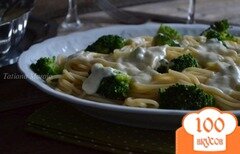 Фото рецепта: Спагетти с брокколи и чесночным соусом