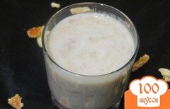 Фото рецепта: Молочный напиток с консервированным персиком