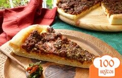 Фото рецепта: Пицца с острыми колбасками