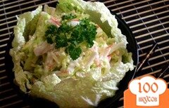 Фото рецепта: Салат из пекинской капусты и крабовых палочек