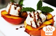 Фото рецепта: Жареный персик с сыром рикотта