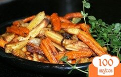 Фото рецепта: Запеченные морковь и пастернак с луком