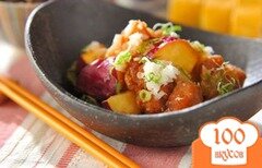 Фото рецепта: Салат из курицы и сладкого картофеля во фритюре