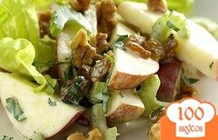 Фото рецепта: Салат с яблоком и сыром