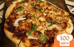 Фото рецепта: Пицца с курицей и соусом барбекю