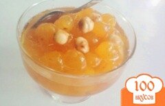 Фото рецепта: Янтарное варенье из белой черешни с фундуком