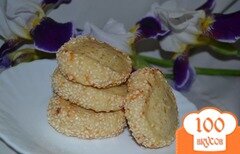 Фото рецепта: Сметано-сырное печенье с кунжутом