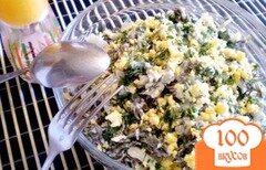 Фото рецепта: Салат из морской капусты и кальмара