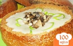 Фото рецепта: Суп пюре из шампиньонов в хлебе