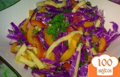 Фото рецепта: Салат из капусты с кабачком