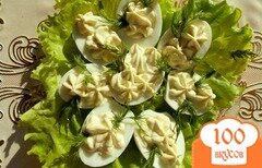 Фото рецепта: Фаршированные яйца с сыром