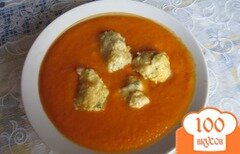 Фото рецепта: Суп-пюре из красного перца с клёцками