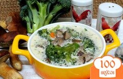 Фото рецепта: Суп с брокколи и лесными грибами