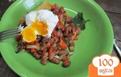 Фото рецепта: Яйцо пашот на фасолевом рагу