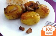 Фото рецепта: Запеченный картофель с чесноком и салом