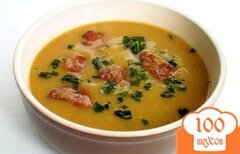 Фото рецепта: Крем -суп с поджаренной грудинкой, чесноком и шпинатом