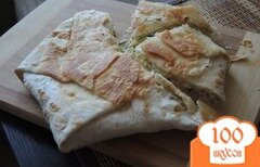 Фото рецепта: Быстрый слоёный сырный пирог в мультиварке