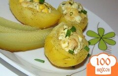 Фото рецепта: Картофель фаршированный яйцами с сыром
