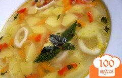 Фото рецепта: Суп с кальмарами и базиликом