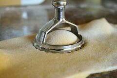 «Равиоли с сыром в чесночном соусе» - приготовления блюда - шаг 18