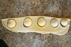 «Равиоли с сыром в чесночном соусе» - приготовления блюда - шаг 21