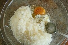 «Равиоли с сыром в чесночном соусе» - приготовления блюда - шаг 9