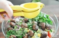 «Салат с фрикадельками» - приготовления блюда - шаг 5