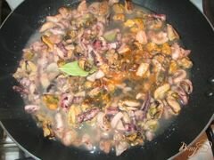 «Соус из морского коктейля к спагетти» - приготовления блюда - шаг 5