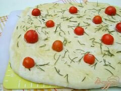 «Фокачча с томатами и розмарином» - приготовления блюда - шаг 2