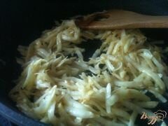 «Салат из сельдерея, моркови и грибов» - приготовления блюда - шаг 2