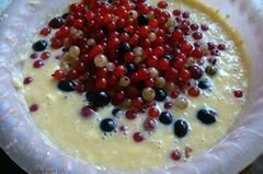 «Маффины на кефире со смородиной «Чудо-ягода»» - приготовления блюда - шаг 2