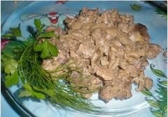 «Куриная печень с грибами под сметанным соусом» - приготовления блюда - шаг 6