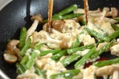 «Сливочный салат из фасоли с грибами» - приготовления блюда - шаг 3