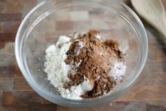 «Брауни с ореховым маслом, зефиром и шоколадными чипсами» - приготовления блюда - шаг 1