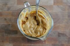 «Брауни с ореховым маслом, зефиром и шоколадными чипсами» - приготовления блюда - шаг 9