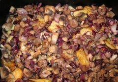 «Картошечка с грибами в сметане» - приготовления блюда - шаг 4