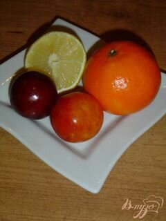 «Горячий напиток из слив,мандарина и лимона.» - приготовления блюда - шаг 1