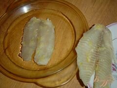 «Рыба, запеченная с чесноком и луком» - приготовления блюда - шаг 3