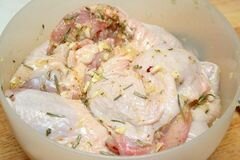 «Запеченные куриные бедра» - приготовления блюда - шаг 4