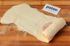«Пирожки из слоёного теста с ветчиной и сыром» - приготовления блюда - шаг 6